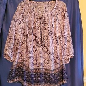 Paisley light weight mid sleeve  blouse. Size tag and brand removed for comfort.